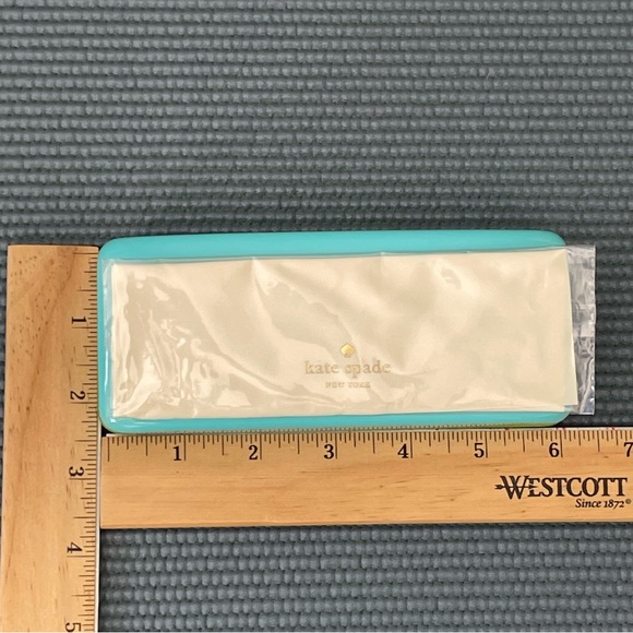 EUC Kate Spade New York Eyewear Stylish Hard Protective Case With Cleaning Cloth - Picture 14 of 17